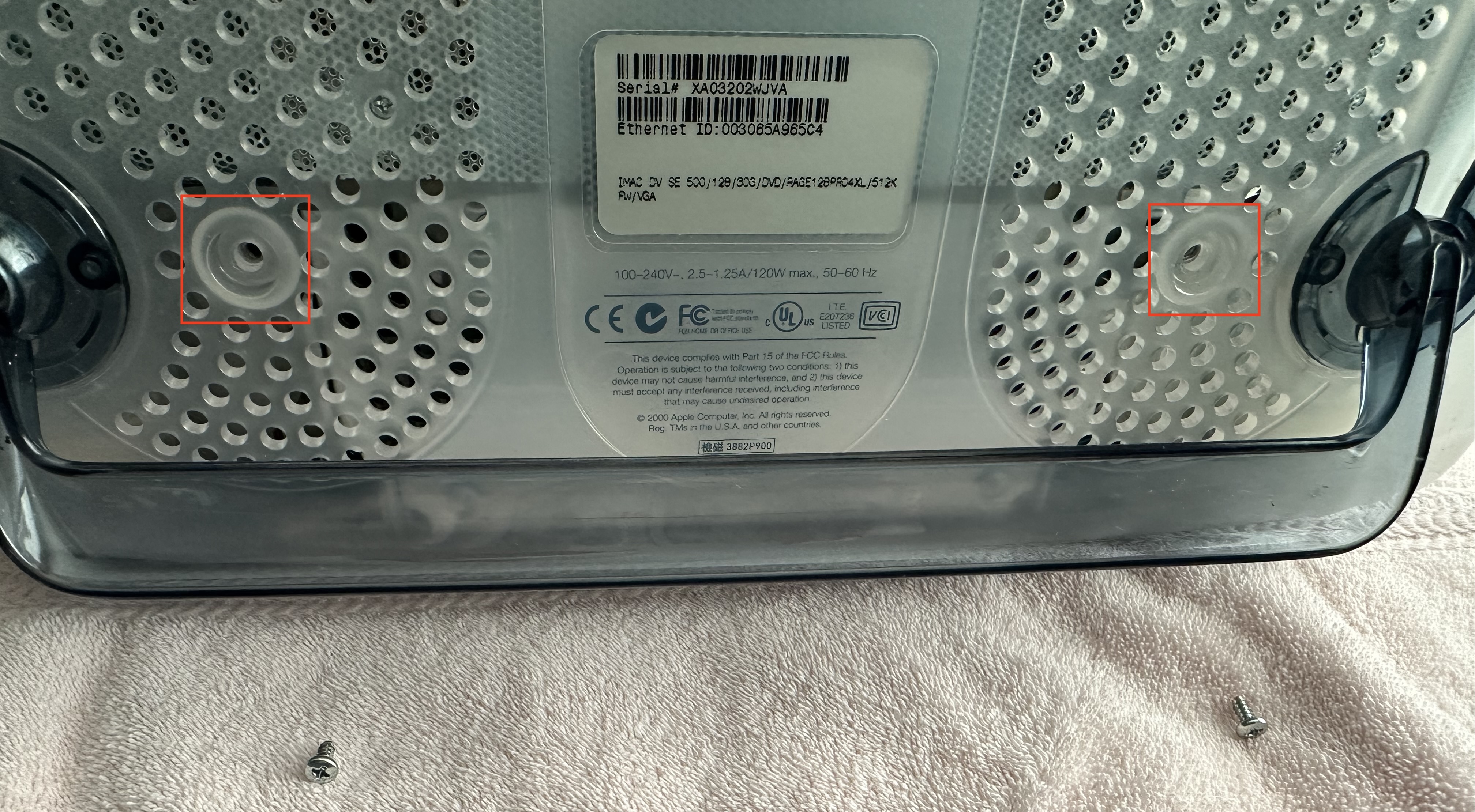 iMac G3 bottom plastic screws set #1